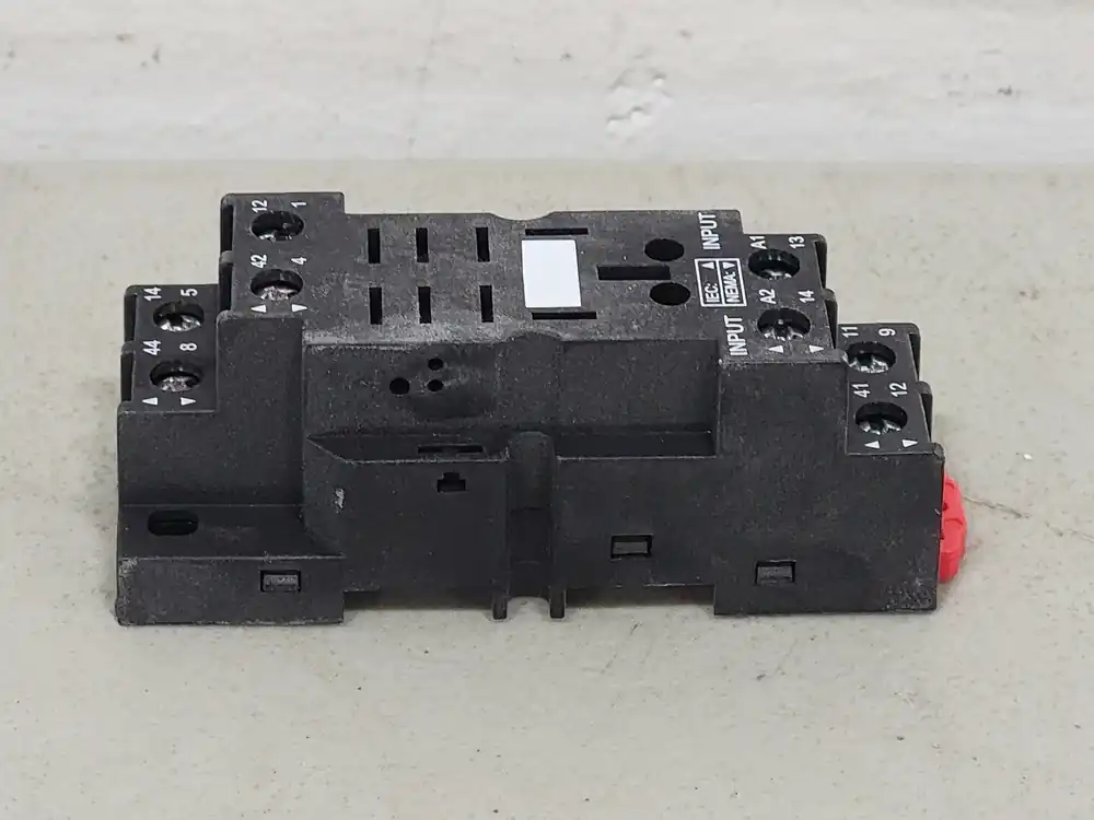 8-Pin Relay Socket RPZF2
