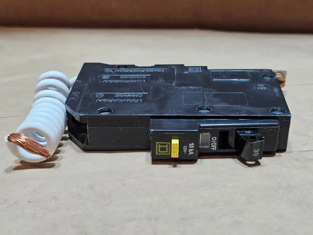 30 Amp, 1 Pole, 120 Volts Circuit Breaker QOB130GFI w/ GFCI