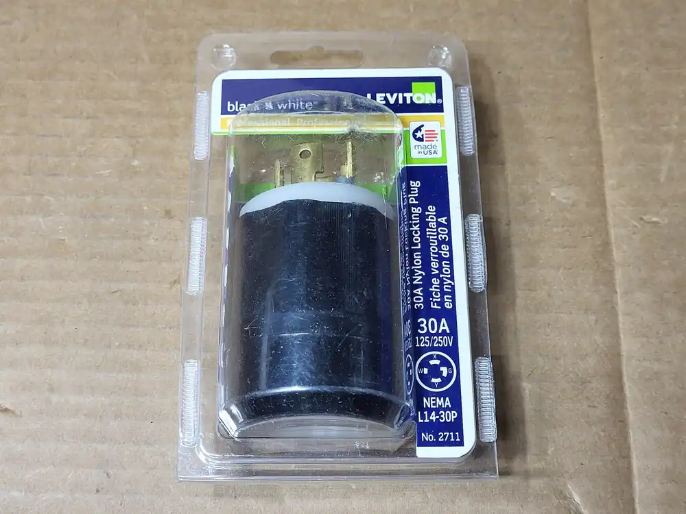 30 Amp Nylon Locking Plug Black & White 2711
