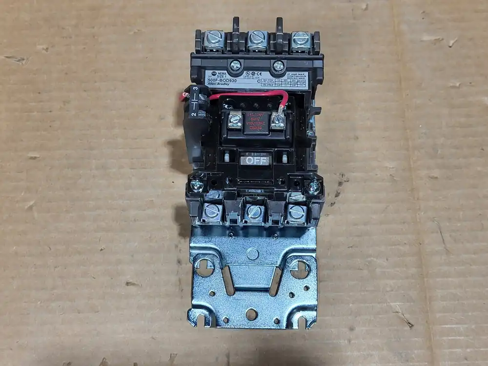 27 Amp, 3 Pole, 1 NO, 120 Volt Coil Contactor 500F-BOD930