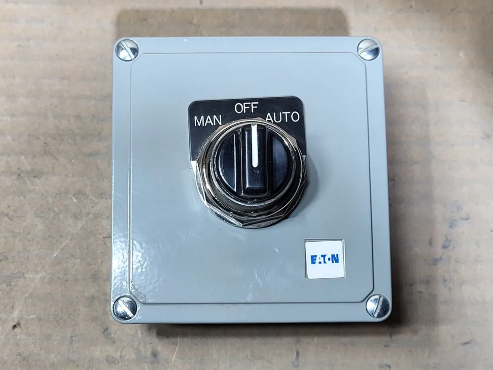 Oiltight Pushbutton Station 10250T3524