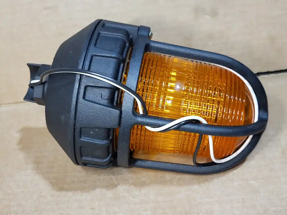 Amber Hazardous-Location Strobe Light 151XST-120A