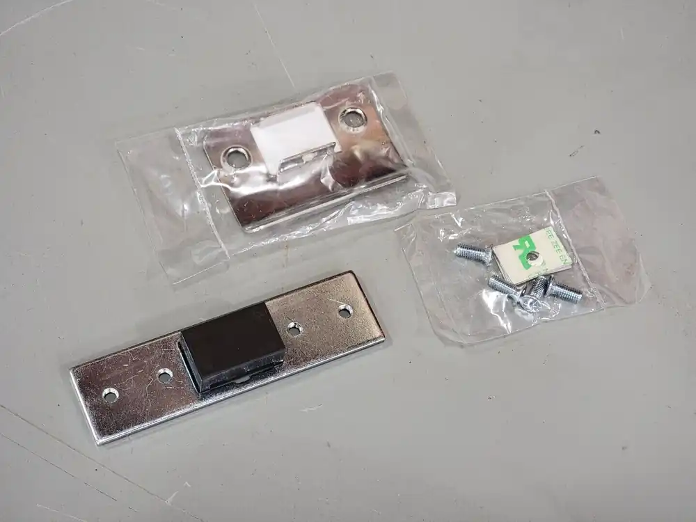 Stainless Steel Deadlatch Strike 4902-01-630