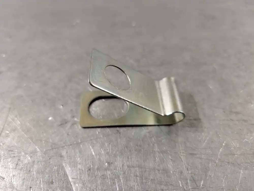 Clip 3L-2875