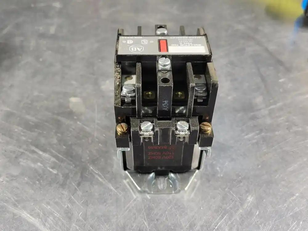 10 Amp, 2 Pole, 2 N.O., 110/120 VAC Coil Control Relay 700-N200A1