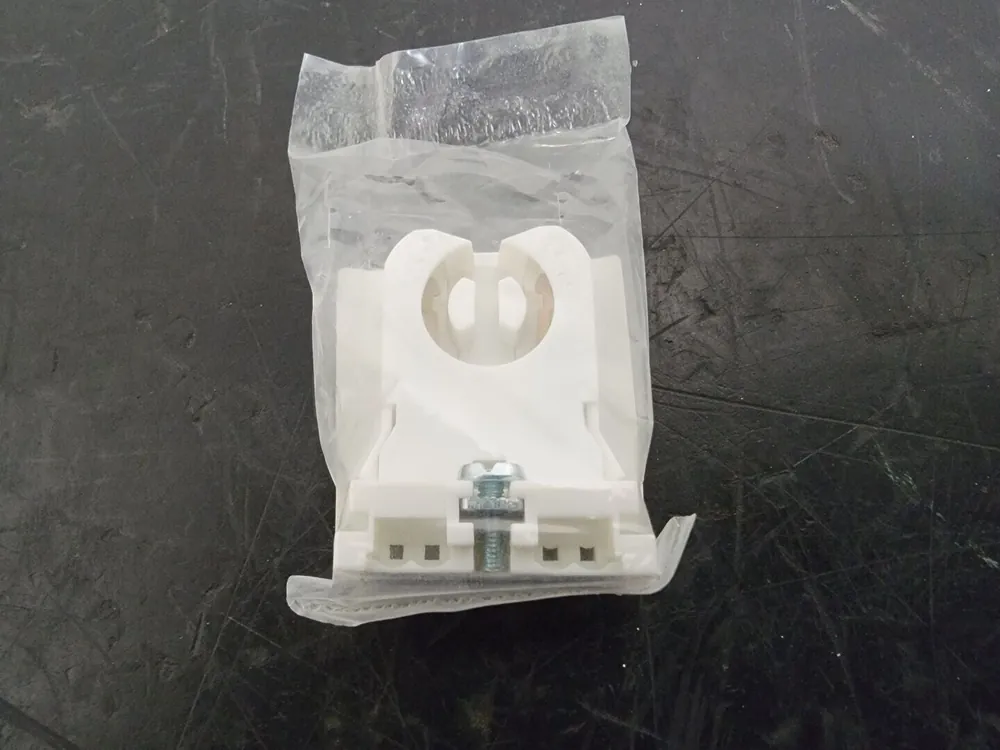 600V, 660W Flourescent Lampholder RL325