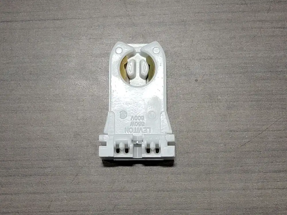 600 V, 600 W Fluorescent Lampholder 13057-UN
