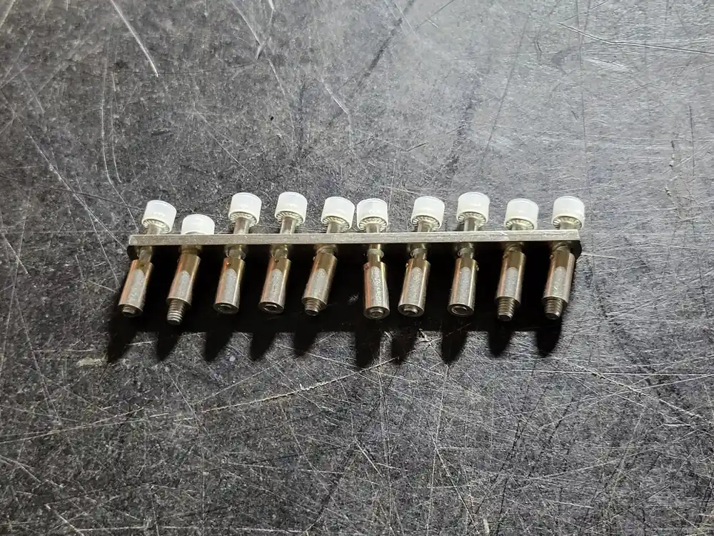 Center Jumpers 10 Pole 11 mm Center-to-Center (Bag of 10/Qty)