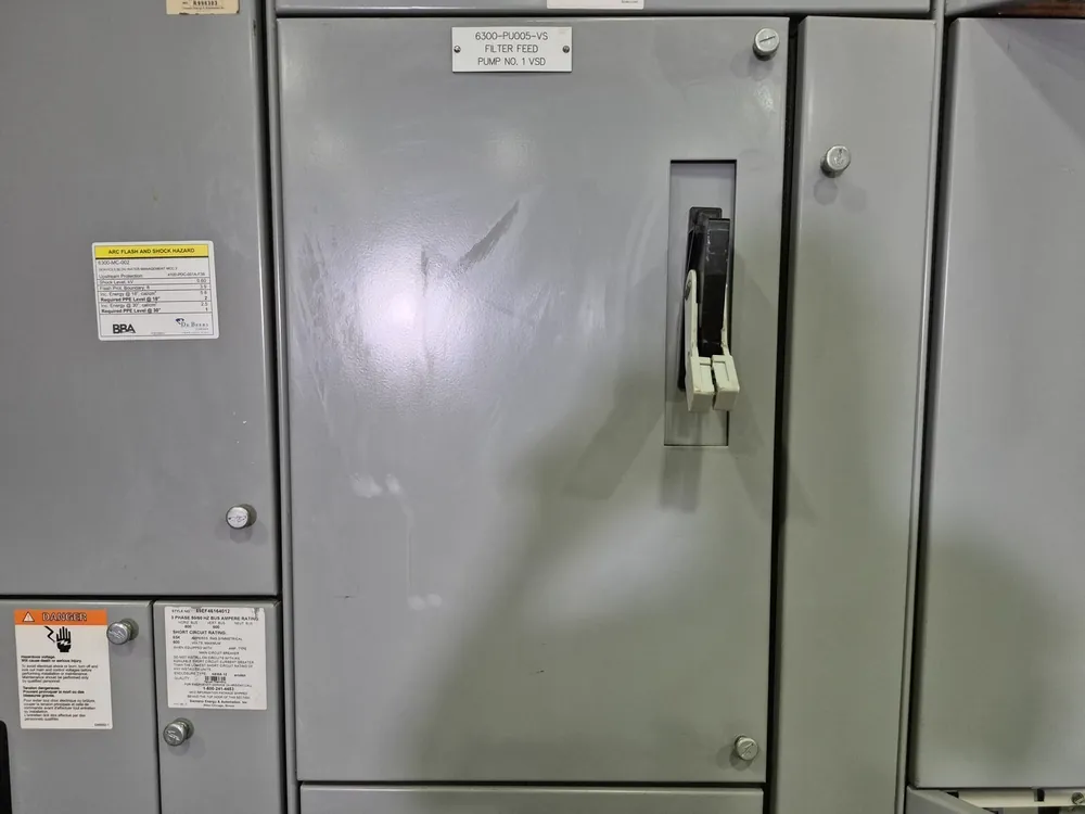 300 Amp 3 Pole 600V 3Ph Circuit Breaker HHJD63F400 MCC Bucket Tiastar