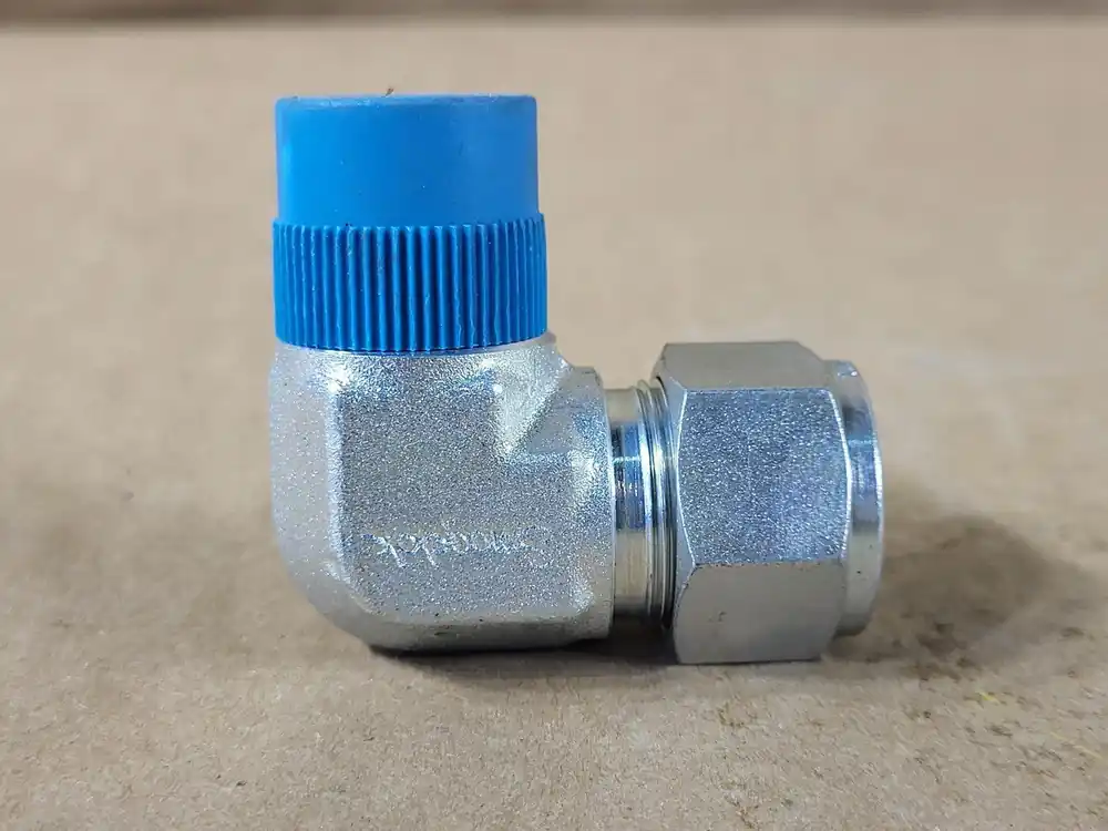 1/2" Tube x 1/2" MNPT Elbow Connector S-810-2-8 (Bag of 7)