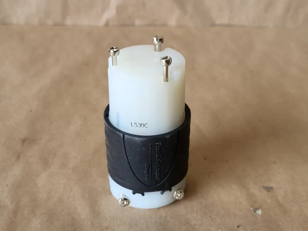 30 Amp, 150 Volt Turnlok Connector L530-C