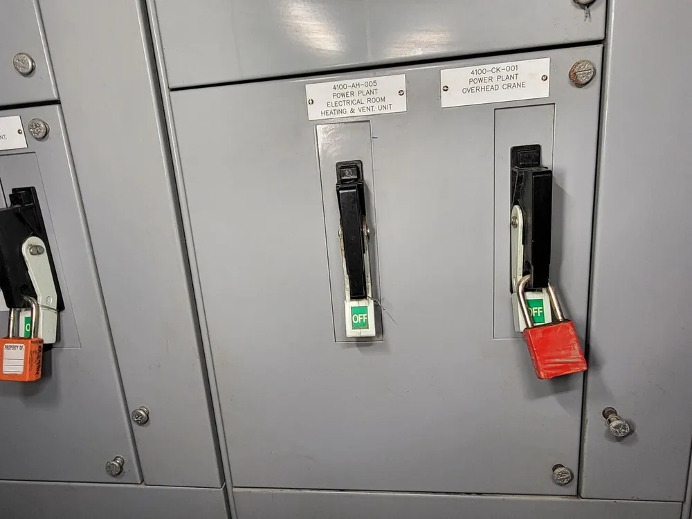 60/15 Amp 3 Poles 600 Volts 3Ph Circuit Breaker CED63B060 CED63B015 MCC Bucket