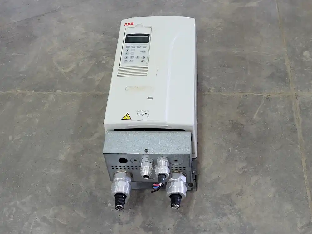 20 hp, 690 Volts, 3-Phase VFD ACS800-U1-0025-7+K454+L503
