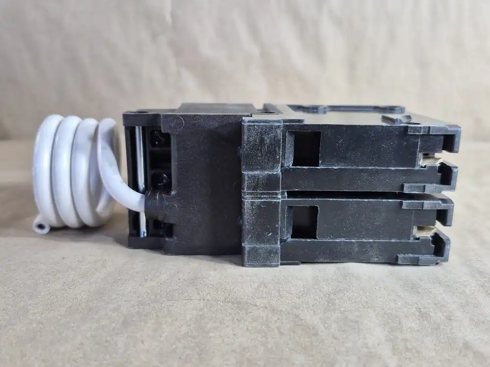 15 Amp 2 Pole Ground Fault Circuit Interrupter QF215H, 120/240 Volts