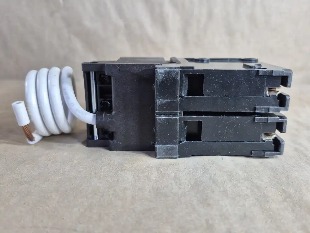 15 Amp, 2 Pole, 120/240 volts Ground Fault Circuit Interrupter QF220H