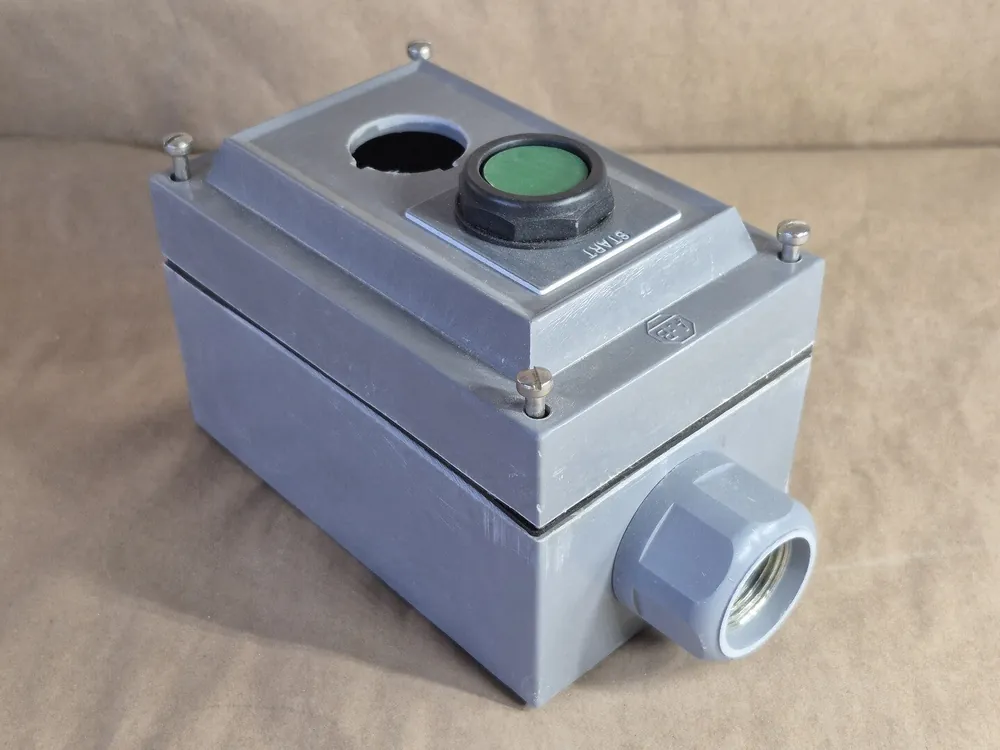 Push Button Enclosure 800H-2HZ4R