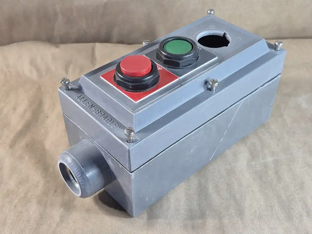 Push Button Control Station 800H-R3HAR4RL