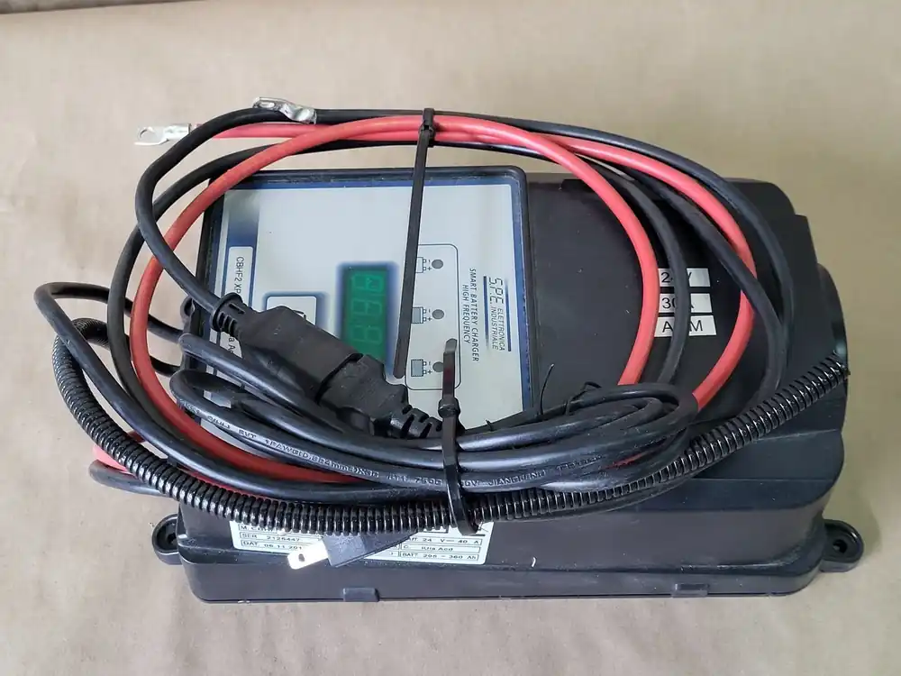 24V, 40A High-Frequency Battery Charger CBHF2-XP