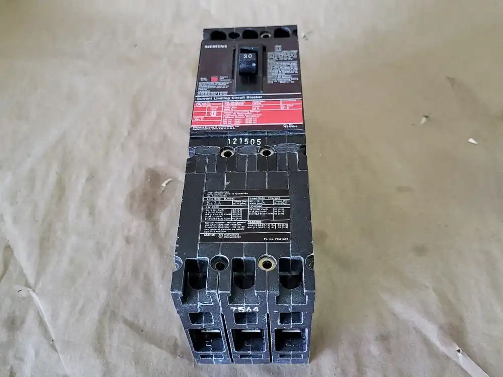 30 Amp 3 Pole 600 Volts Circuit Breaker CED63B030
