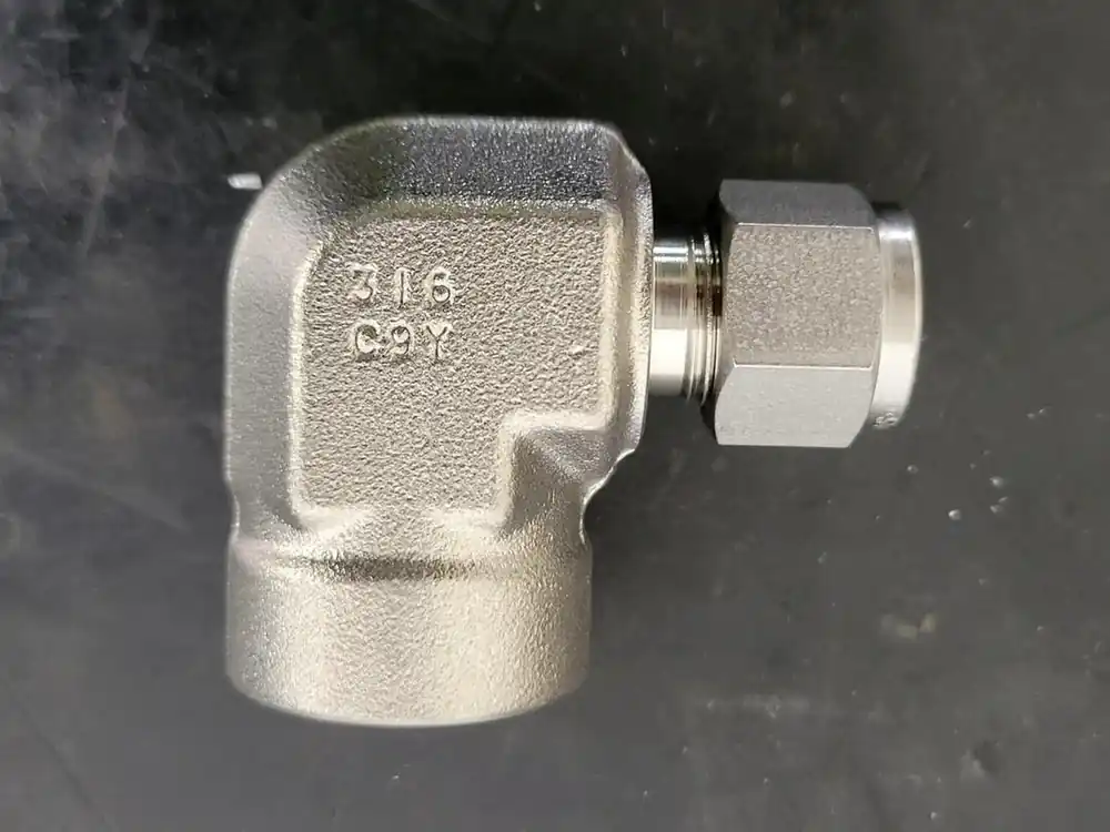 1", 90 Deg. Elbow, FPT/Swage, C9Y