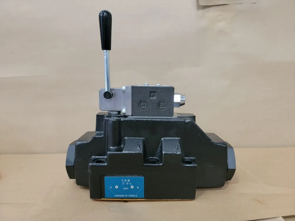 Manual Direction Control Valve VMD03M-3F-G-10-B-PILOT