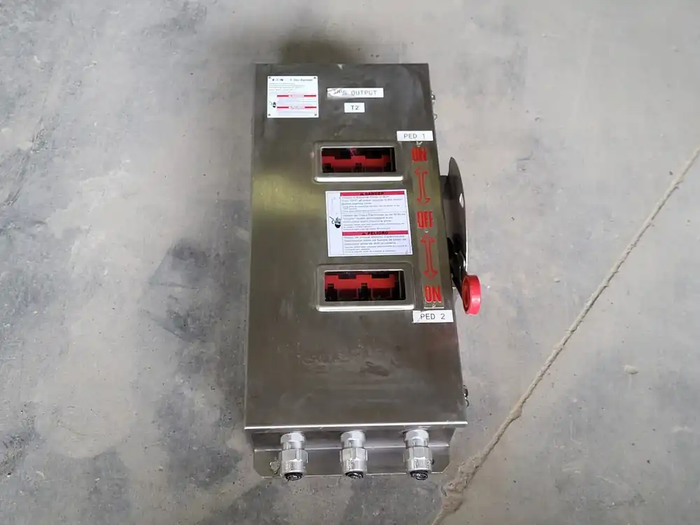 100 Amp Heavy Duty Double-Throw Safety Switch 4DT363NFW