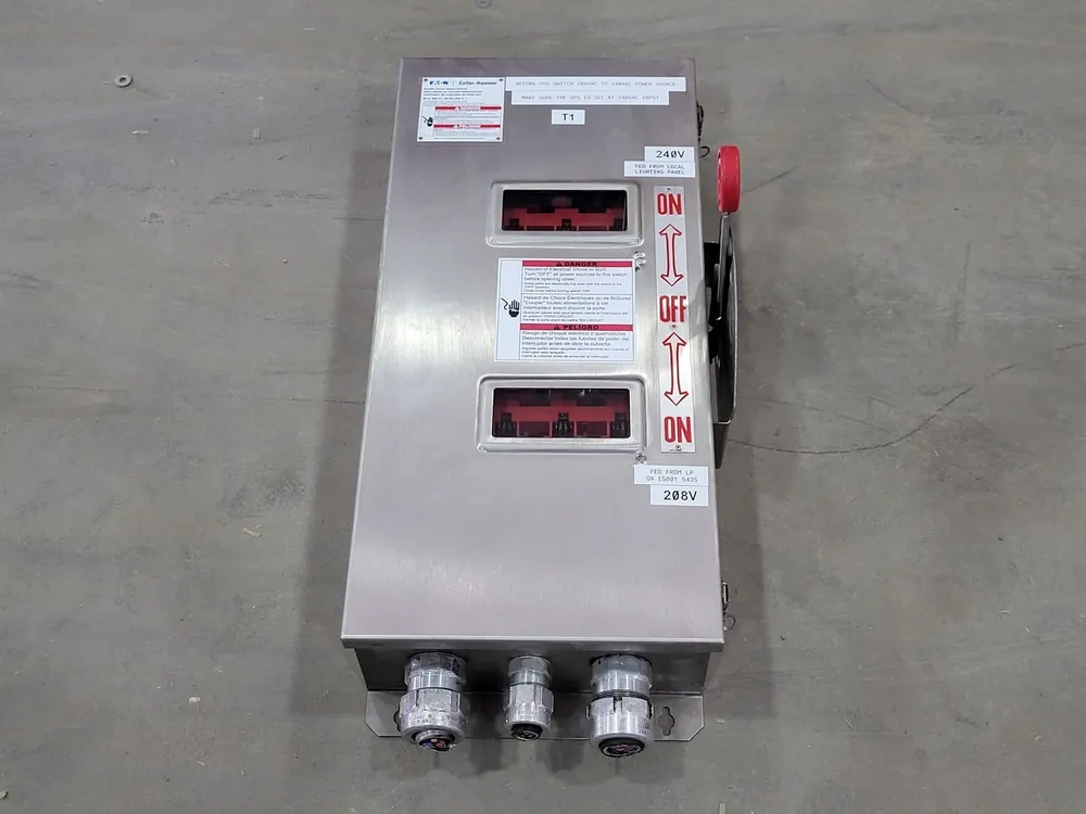 60 Amp Heavy Duty Double-Throw Safety Switch 4DT362NFW