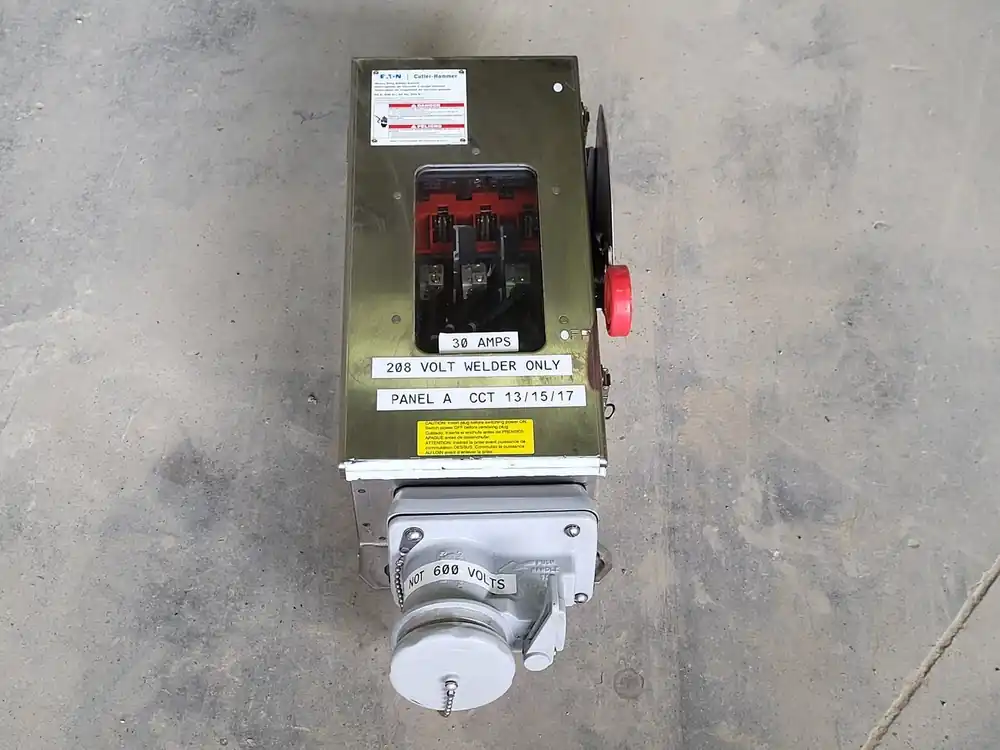 30 Amp, 208 Volts Heavy Duty Safety Switch 4HD362NFCHRW