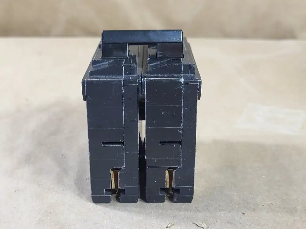 40 Amp, 2 Pole, 120/240 Volts Circuit Breaker Q240H