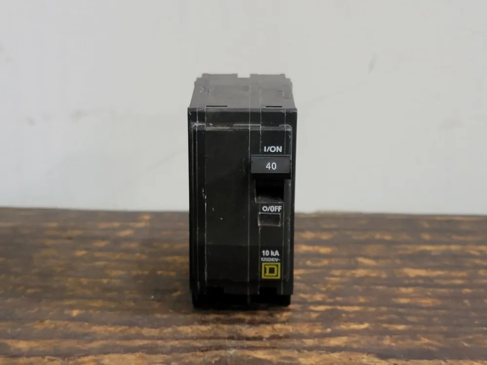 40 Amp, 2 Pole, 120/240 volts Circuit Breaker QO240