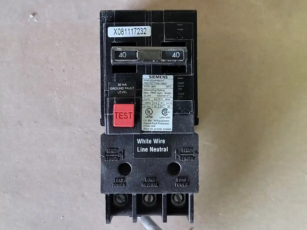 40 Amp, 2 Pole, 120/240 Volt Circuit Breaker Q240H