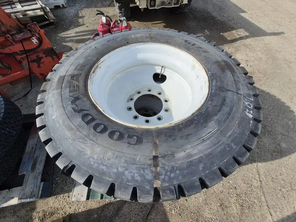 12 R 24.5 Tire G177 w/ Rim