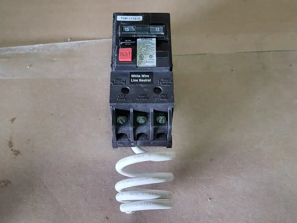 15 Amp, 2 Pole, 120/240 Volt Circuit Breaker QE215H