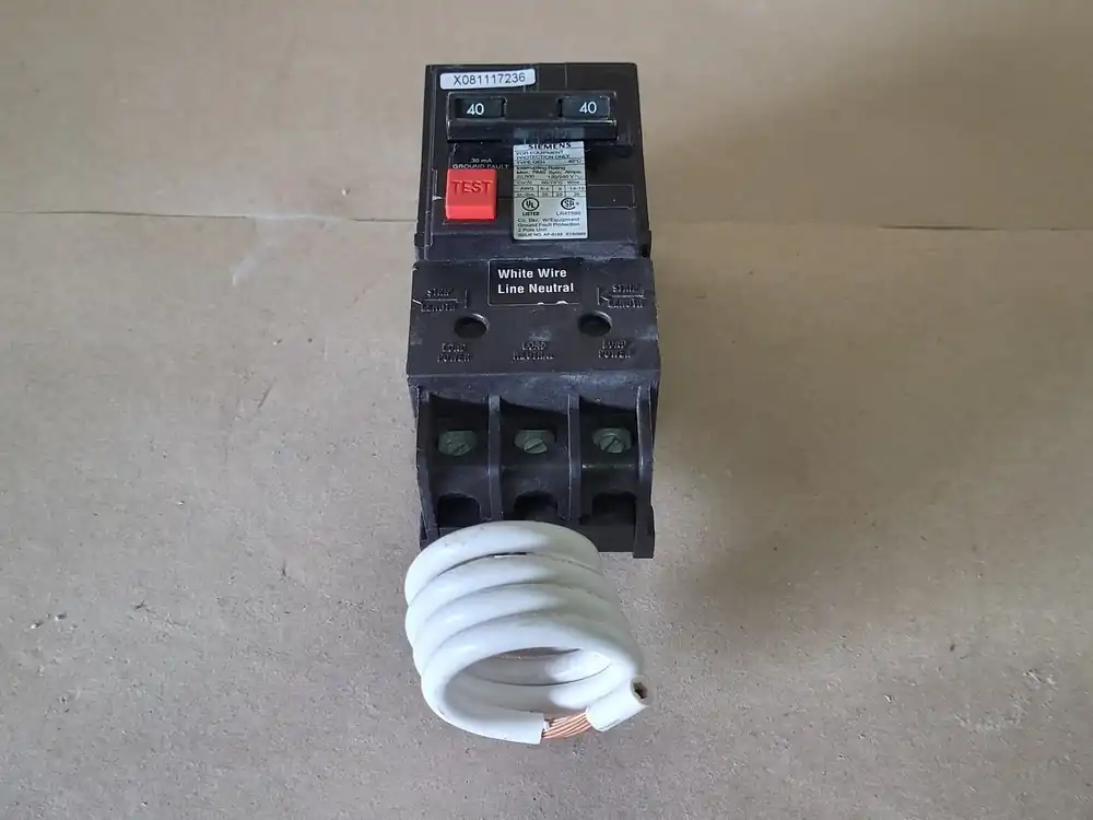 40 Amp 2 Pole 120/240 Volts GFCI Circuit Breaker QE240H