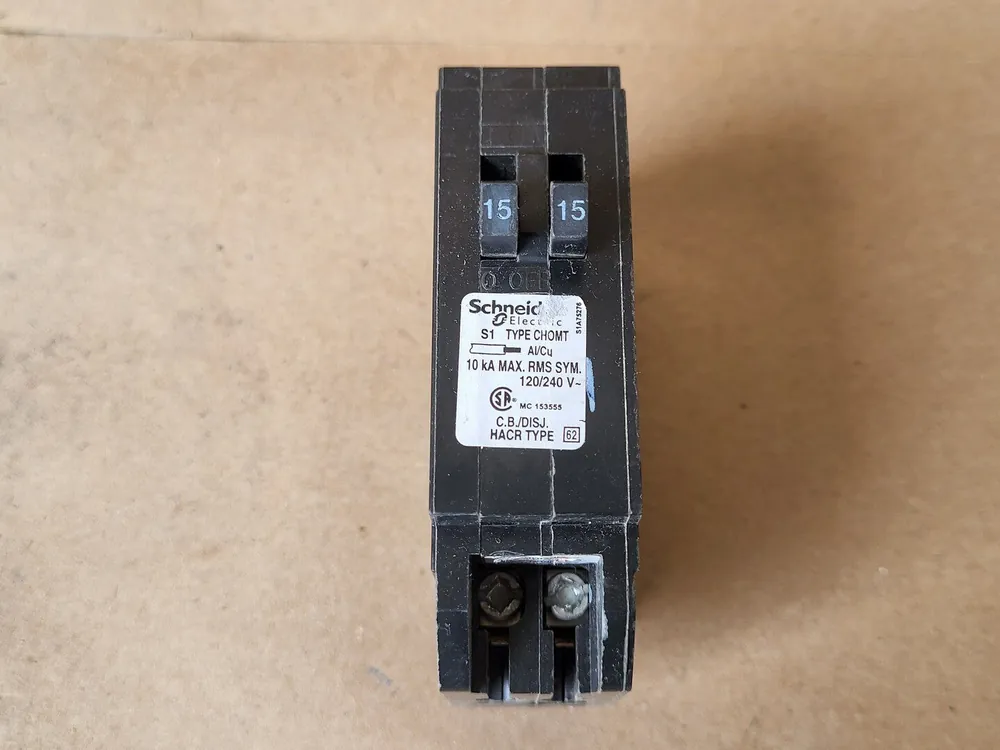 15 Amp, 1 Pole, 120/240 Volts Circuit Breaker CHOMT1515