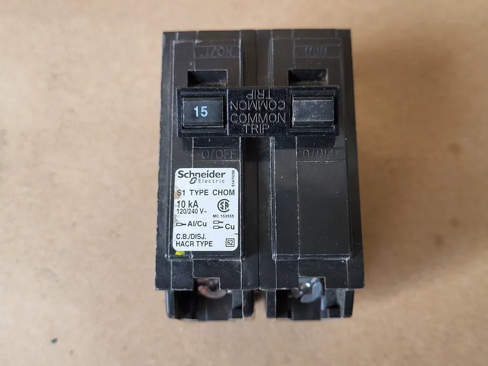 15 Amp, 2 Pole, 120/240 Volts Circuit Breaker CHOM215