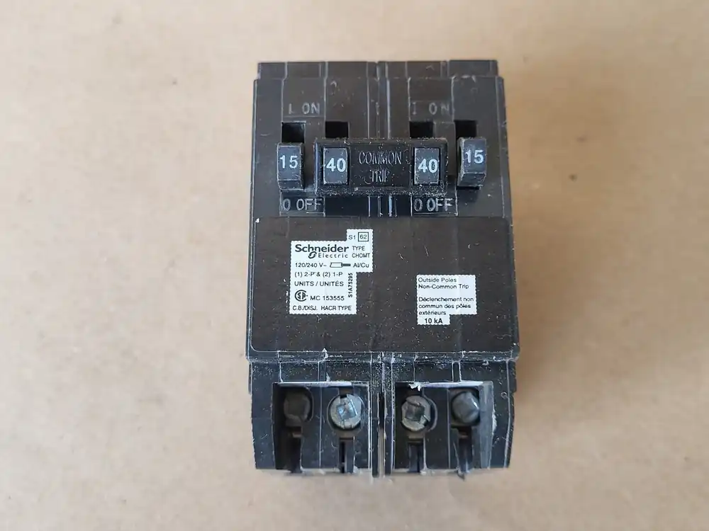 15/40 Amp, Quad Pole, 240 Volts Tandem Circuit Breaker CHOMT1515240