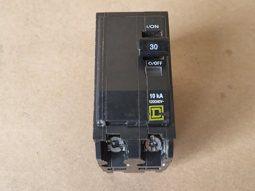 30 Amp, 2 Pole, 120/240 Volts Circuit Breaker QO230