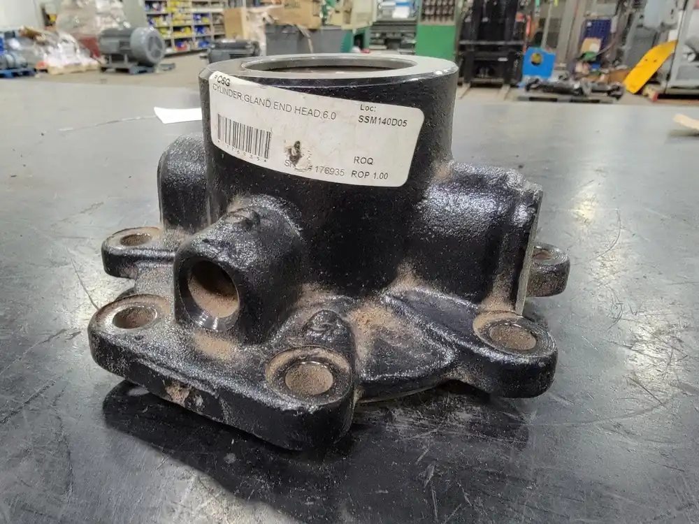 Cylinder Head/ Gland C6G