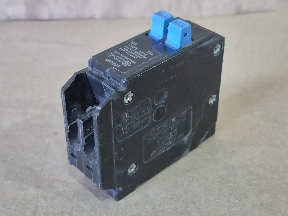15 Amp, 2 Pole, 120/240 volts Circuit Breaker DNPL1515