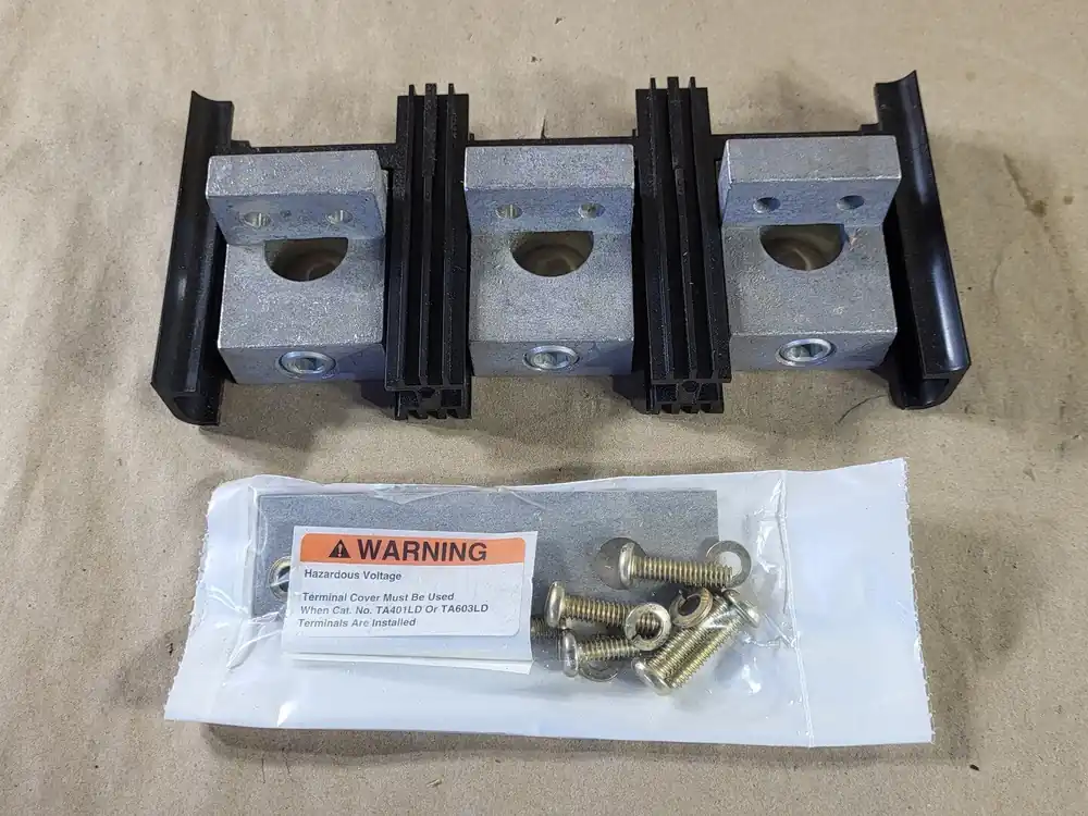 Terminal & Barrier Assembly for 4/0 800 MCM AL/CU Wire 3TA401LDK
