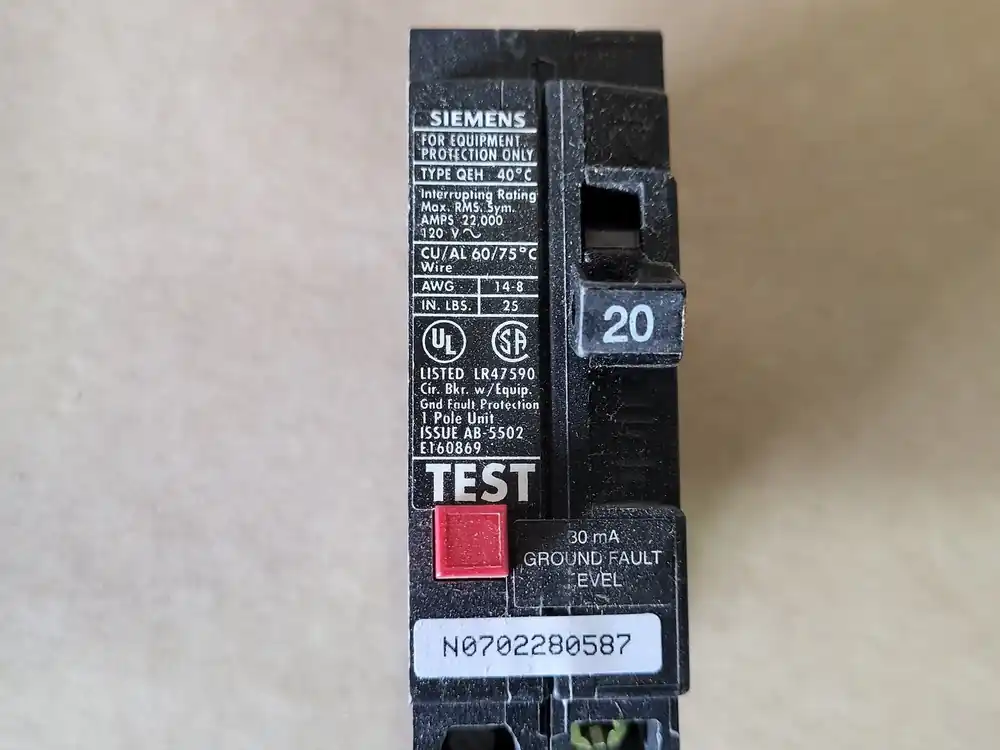 20 Amps 1-Pole 120 volts Circuit Breaker QE120H